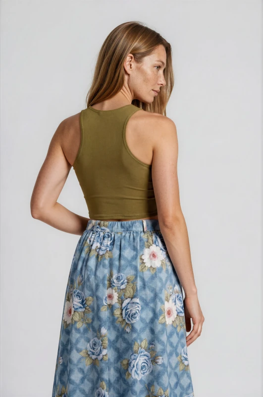 Minimal Sleeveless Crop Top 