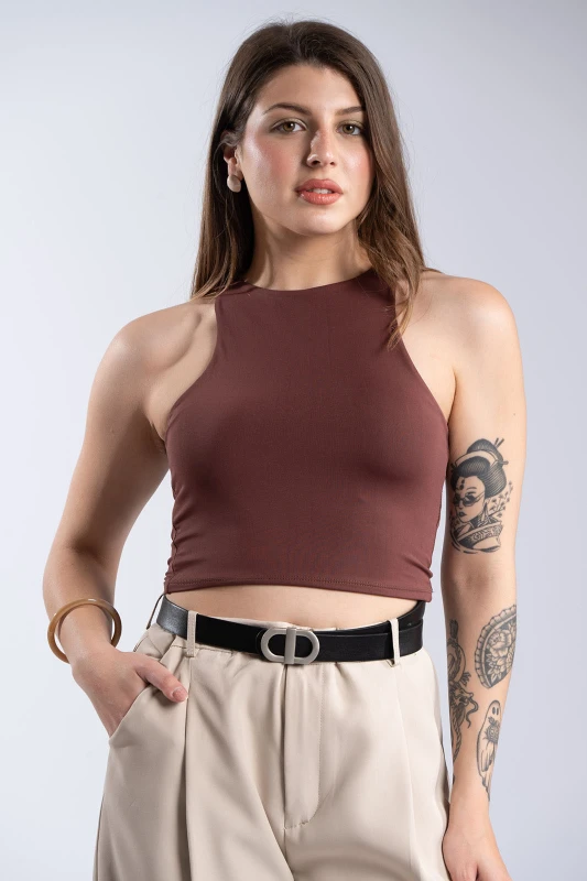Minimal Sleeveless Crop Top 