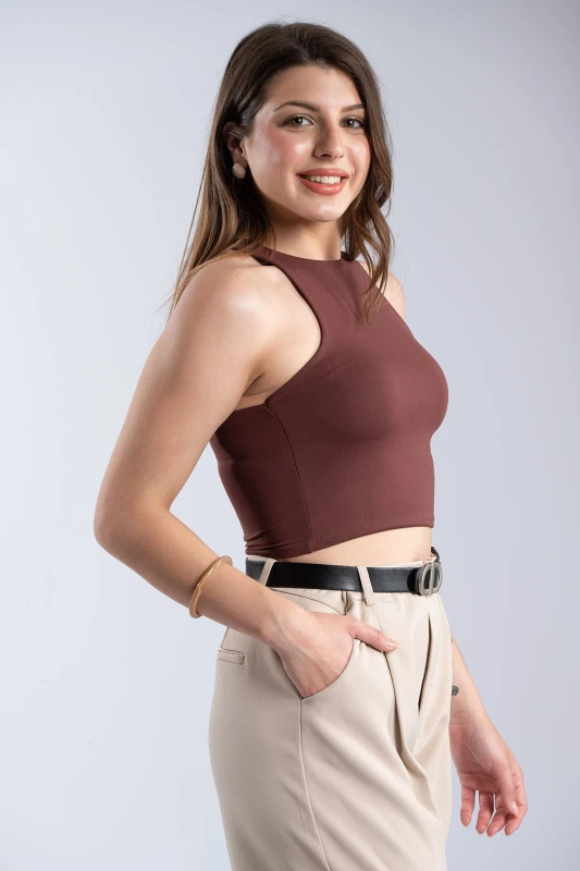 Minimal Sleeveless Crop Top 
