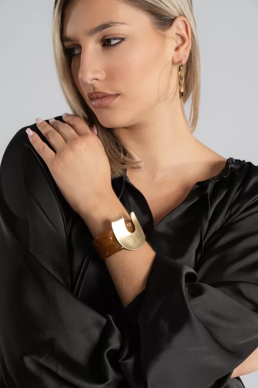 Cuff Κοκάλινο Με Χρυσή Λεπτομέρεια