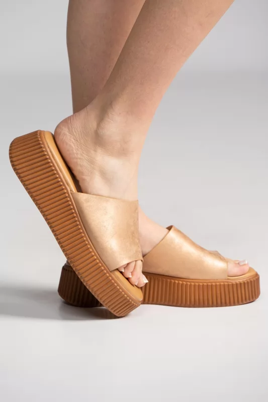 Flatforms Chrysenia
