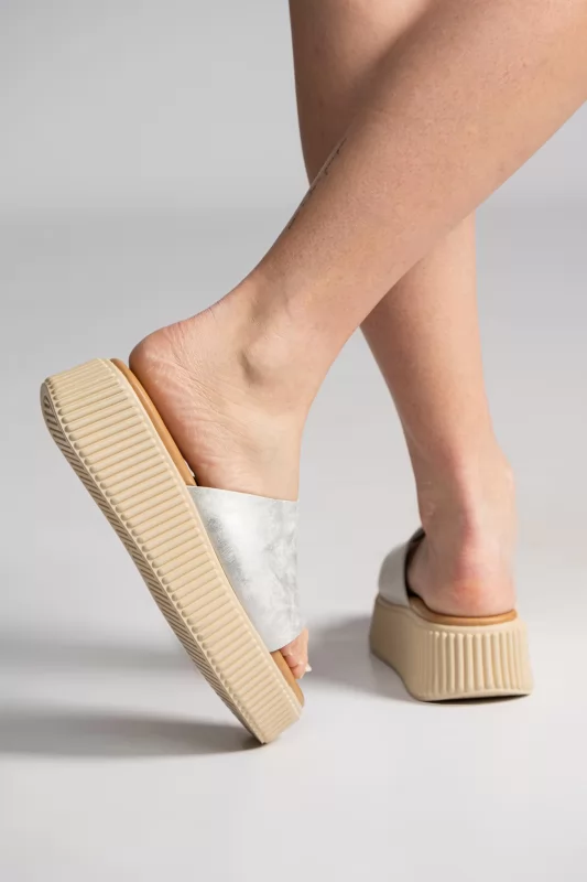 Flatforms Chrysenia