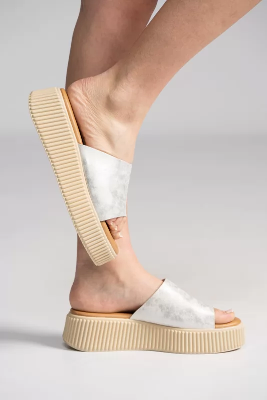 Flatforms Chrysenia