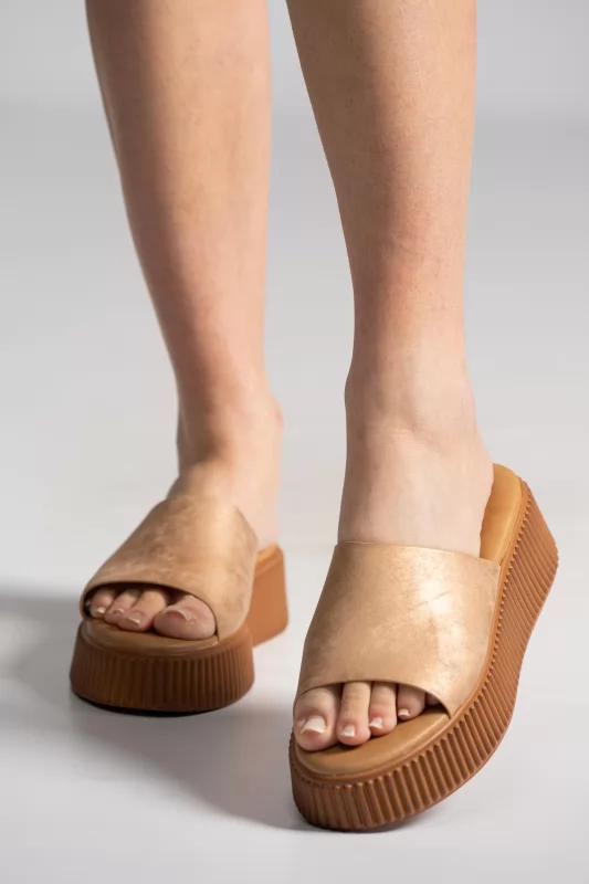 Flatforms Chrysenia