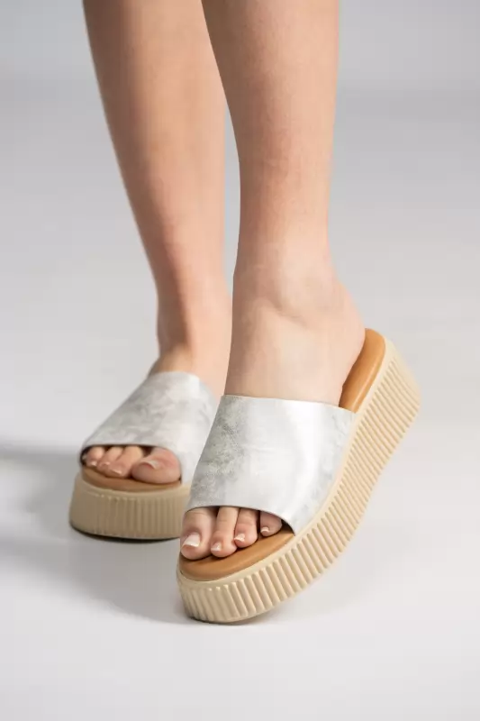 Flatforms Chrysenia