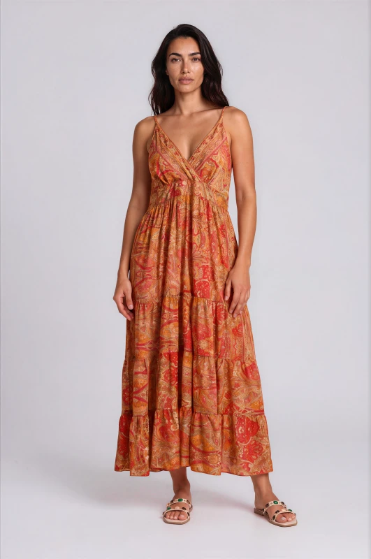 Dress Sleeveless Embroidered with Gold Details
