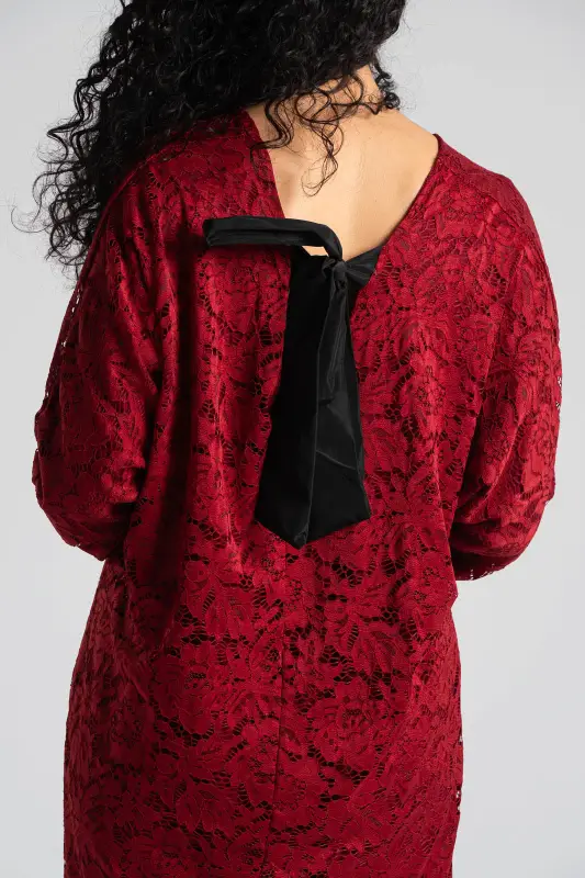 Φόρεμα Δαντέλα Φιόγκος Πλάτη