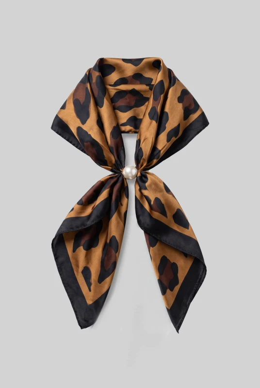 Scarf Leopard 