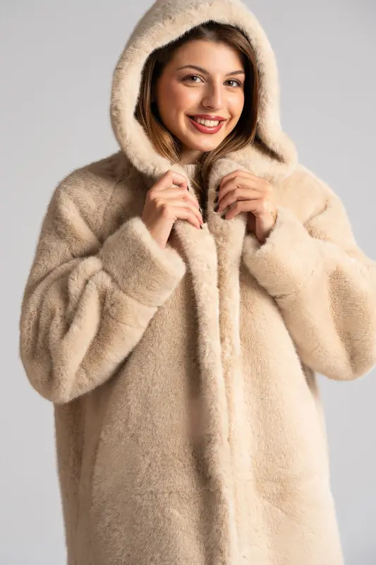 Γούνινο Πανωφόρι Με Κουκούλα