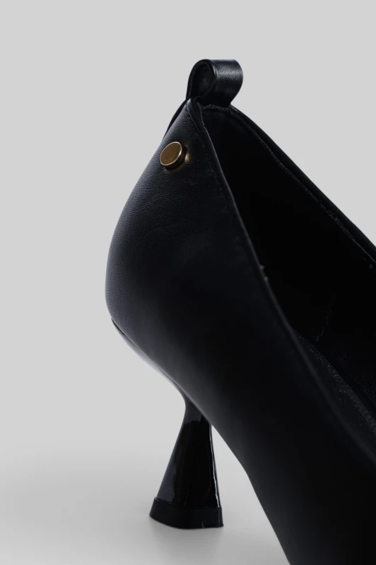 Pumps Leatherette with Kitten Heels
