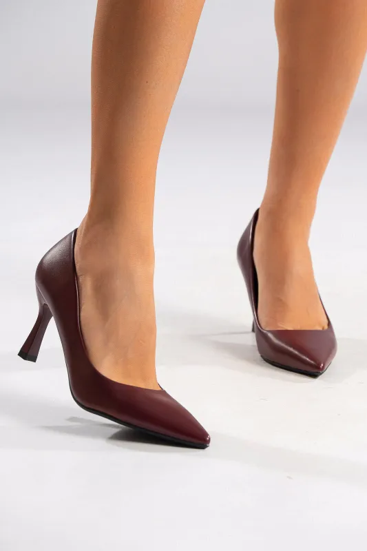 Classic Pointed Leatherette Pumps