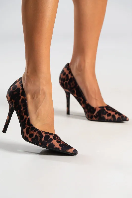 Leopard Pointed Pumps 