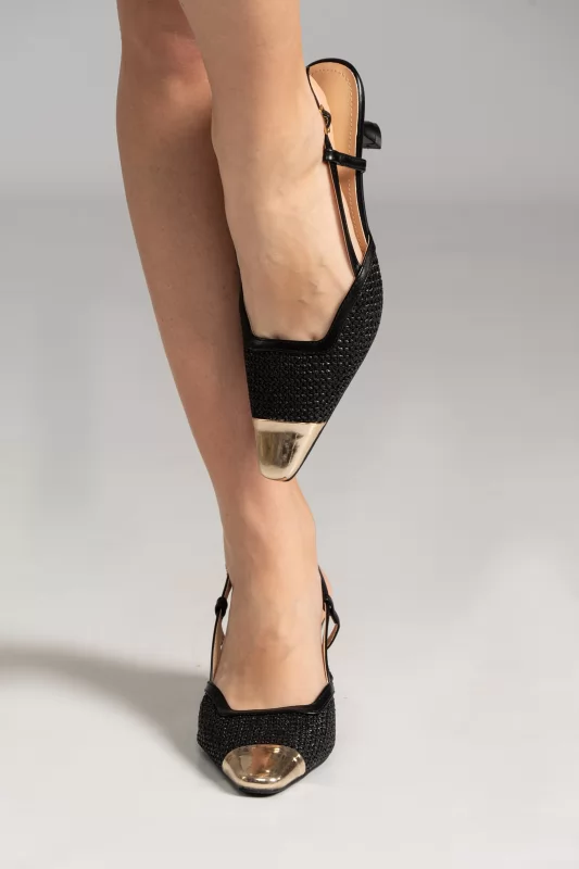 Pumps Gold Detail