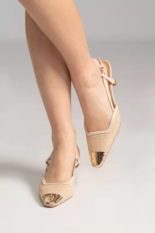 Pumps Gold Detail