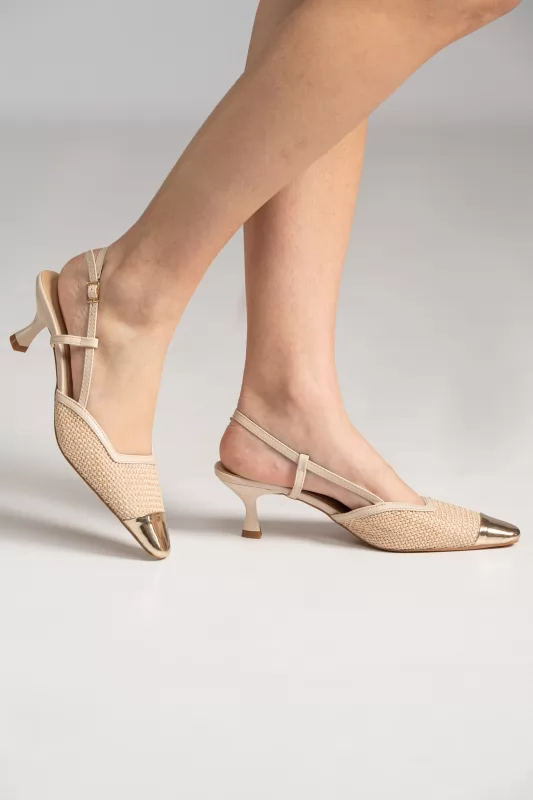 Pumps Gold Detail