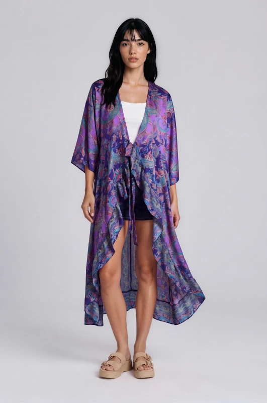 Kimono Embroidered with Ruffles
