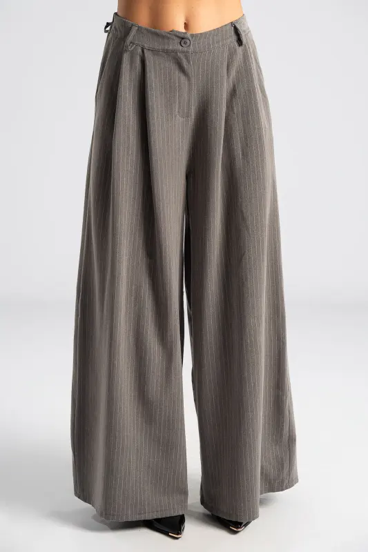 Κοστούμι Με Ρίγες