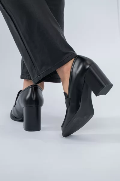 Loafers Τακούνι Δερματίνη Μαύρα