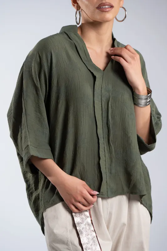 Loose-Fit Minimalist Blouse