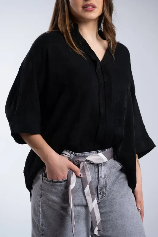 Loose-Fit Minimalist Blouse