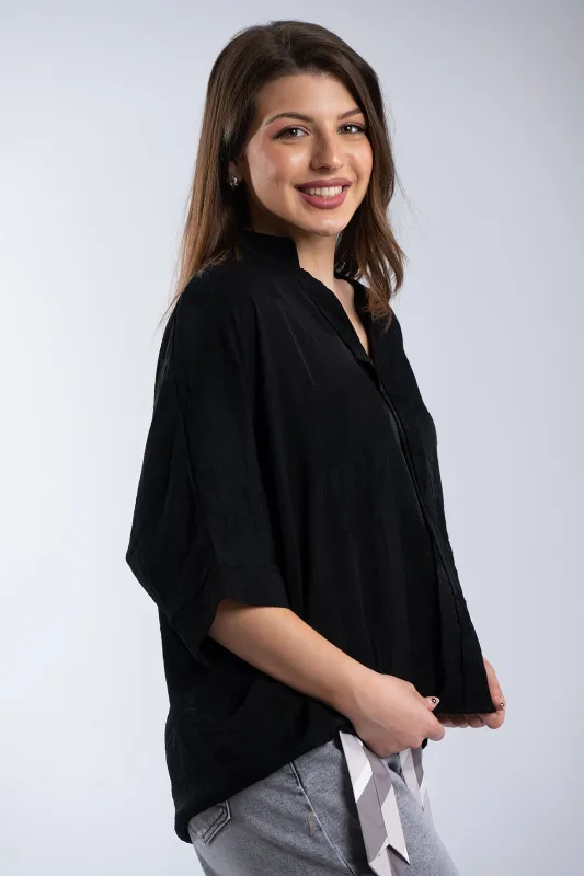 Loose-Fit Minimalist Blouse