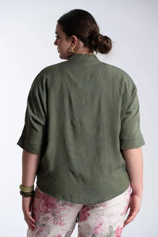 Loose-Fit Minimalist Blouse