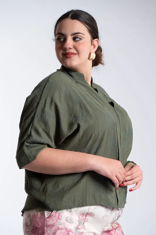 Loose-Fit Minimalist Blouse