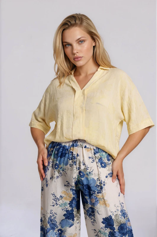 Loose-Fit Minimalist Blouse