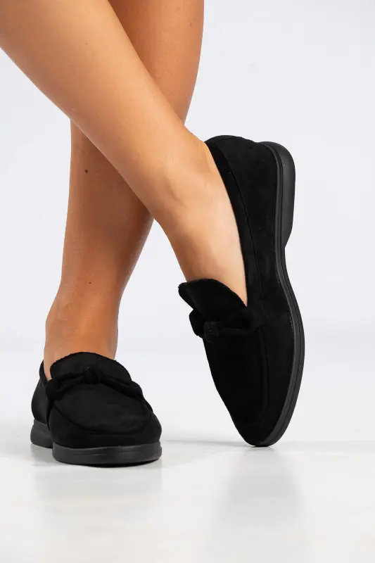 Flat Moccasins Bow