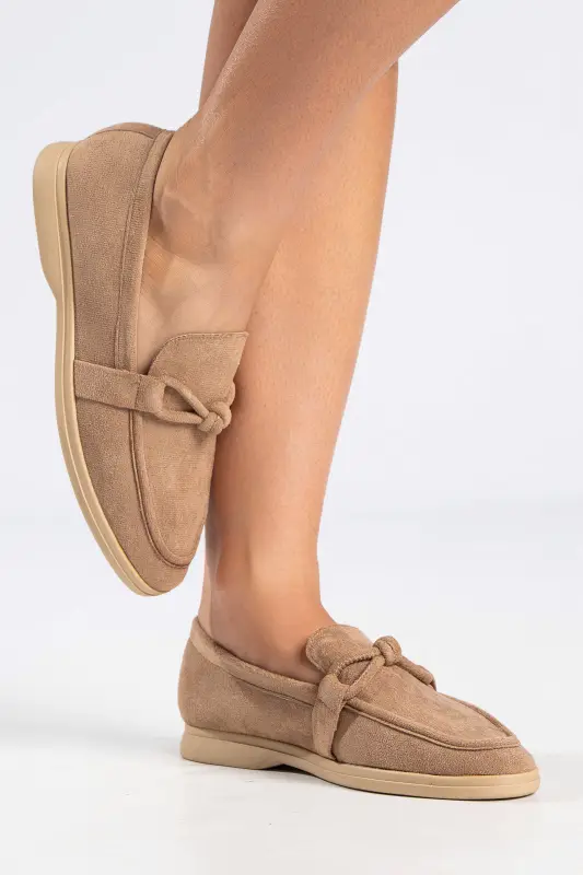 Flat Moccasins Bow