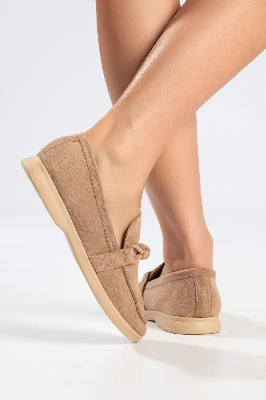 Flat Moccasins Bow