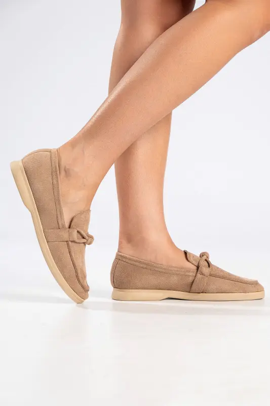 Flat Moccasins Bow