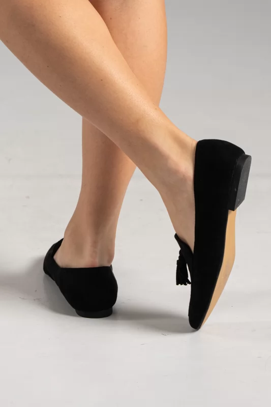 Moccasinia Suede Tassels