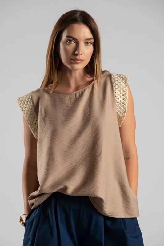 Blouse Sleeveless Embroidery Gold thread