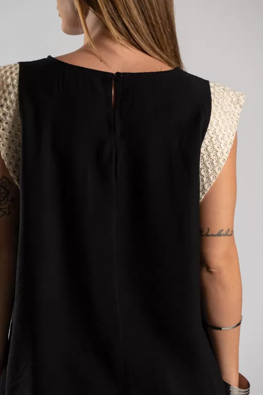Blouse Sleeveless Embroidery Gold thread