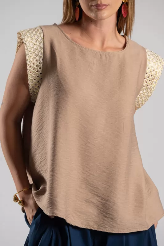 Blouse Sleeveless Embroidery Gold thread