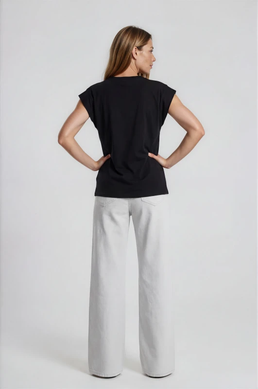 Catherine Solid-Color Sleeveless Blouse