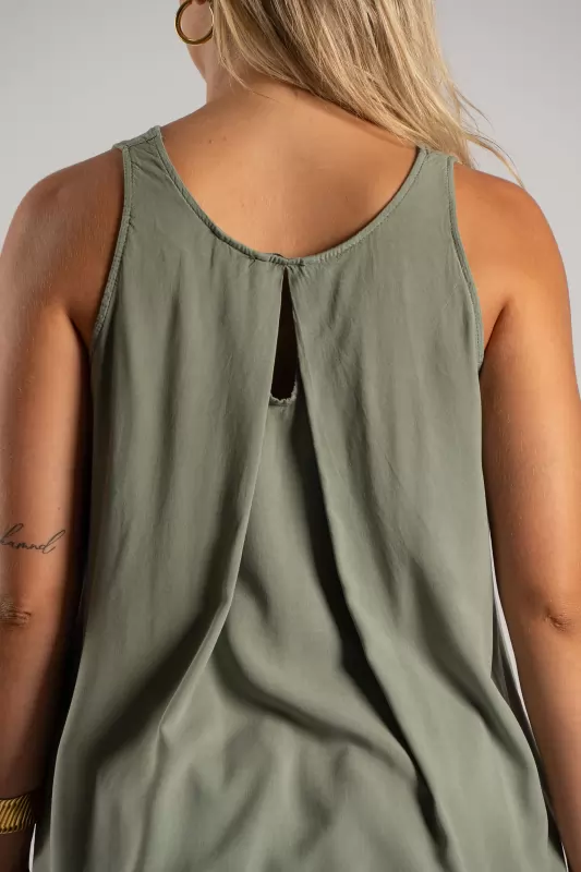 Sleeveless Blouse Pleat