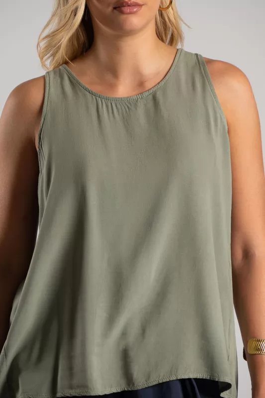 Sleeveless Blouse Pleat