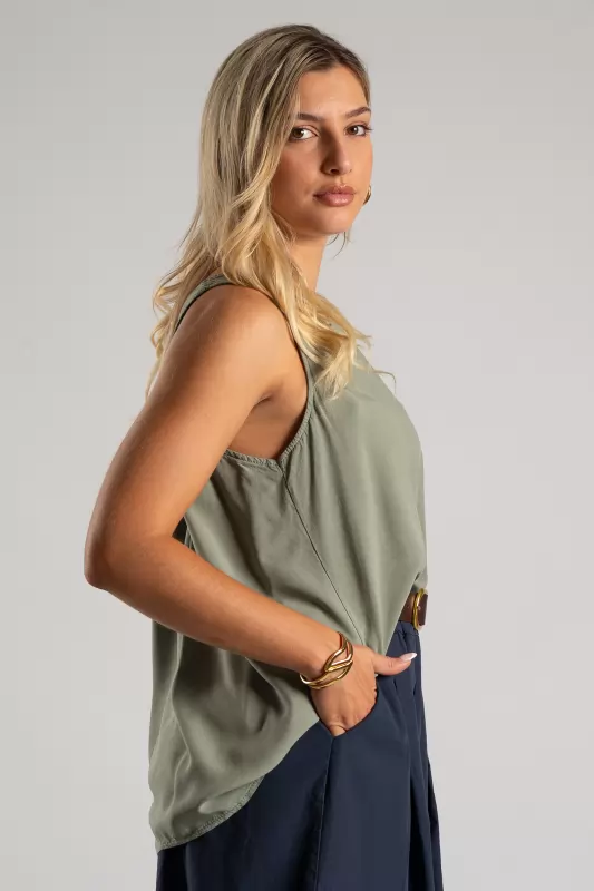 Sleeveless Blouse Pleat