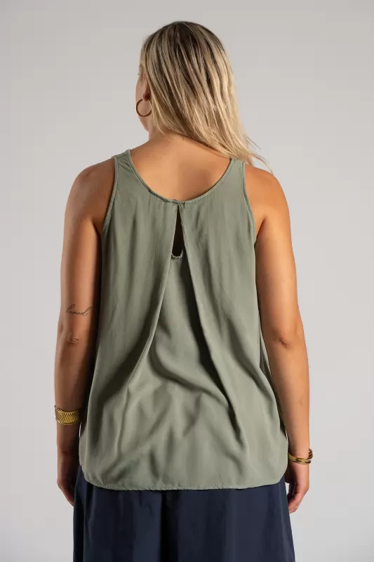 Sleeveless Blouse Pleat