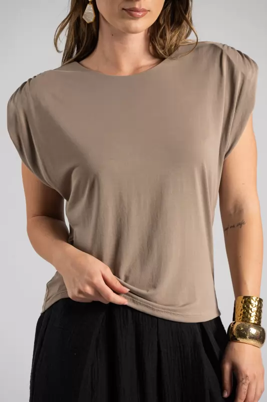 Sleeveless Blouse Bats
