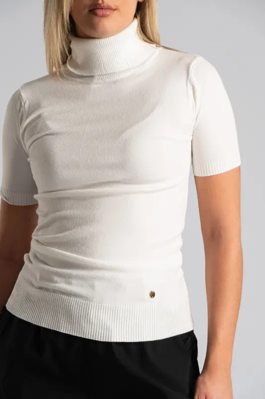 Short Sleeved Turtleneck Blouse Circle