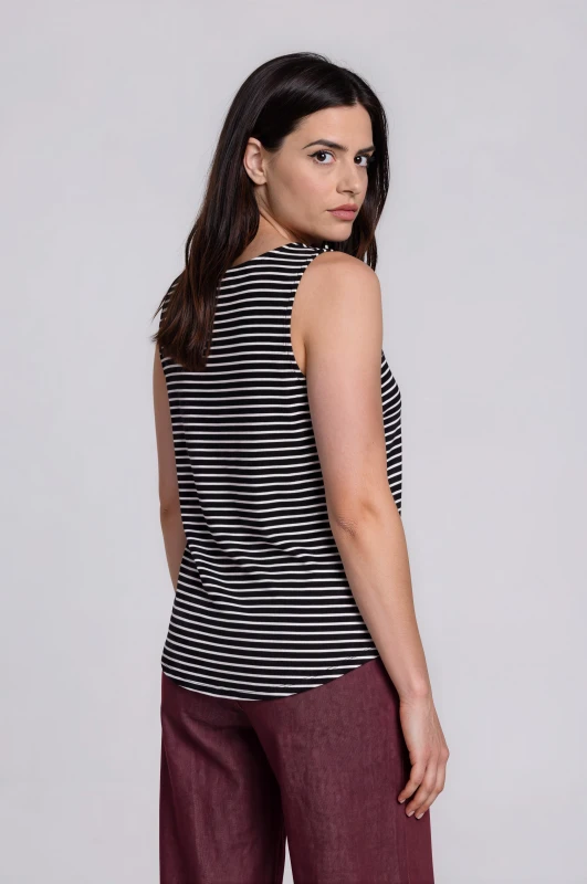 Blouse Corduroy Striped with a Brooch