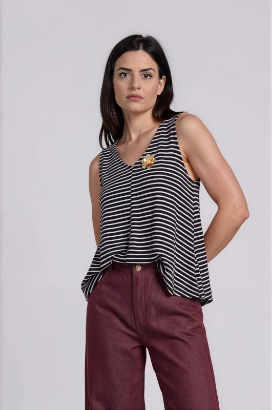 Blouse Corduroy Striped with a Brooch