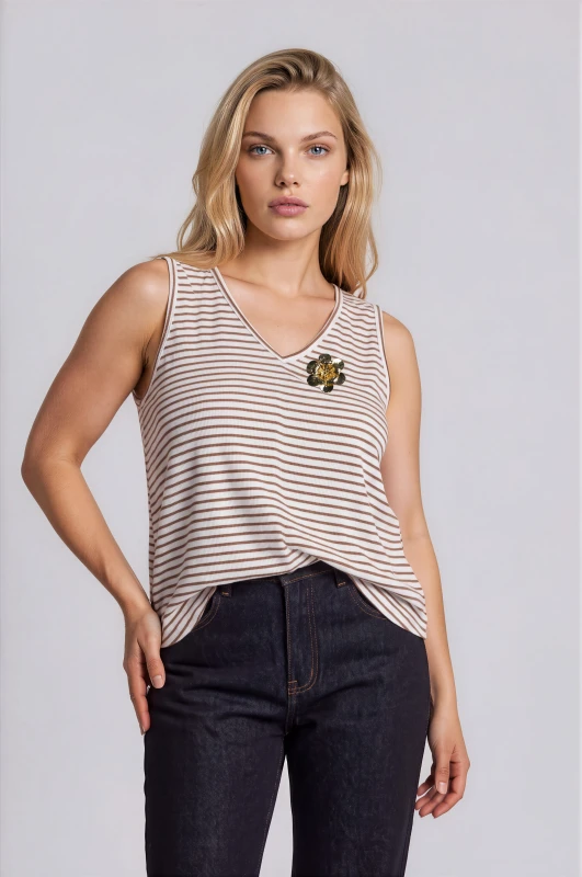 Blouse Corduroy Striped with a Brooch