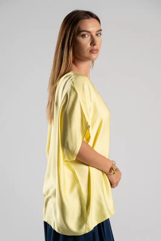 Blouse Detail Gold Thread