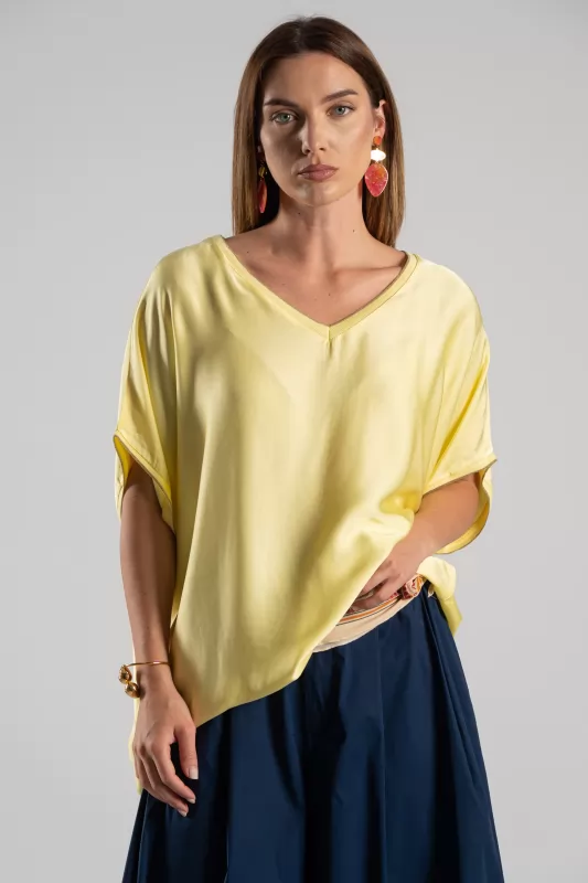 Blouse Detail Gold Thread