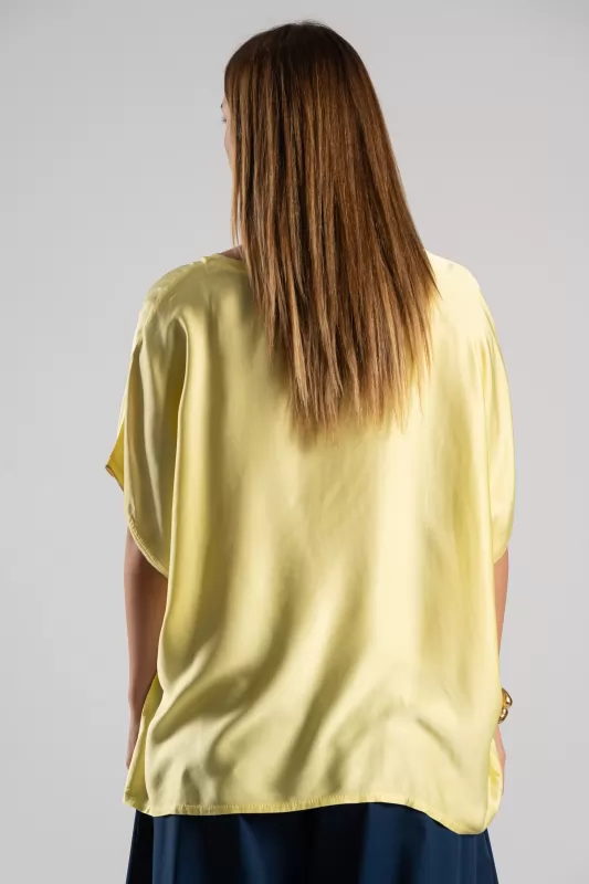 Blouse Detail Gold Thread