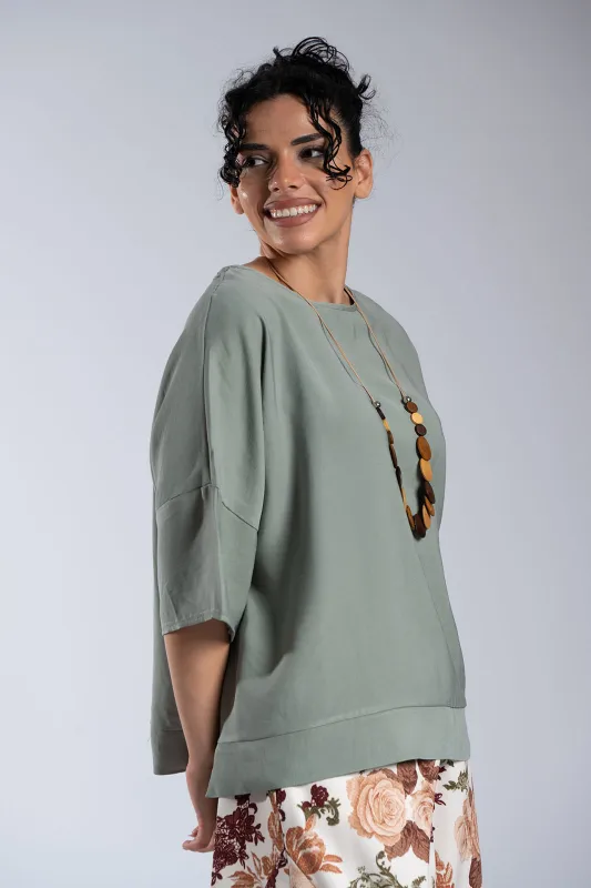 Minimal Oversized T-Shirt Necklace